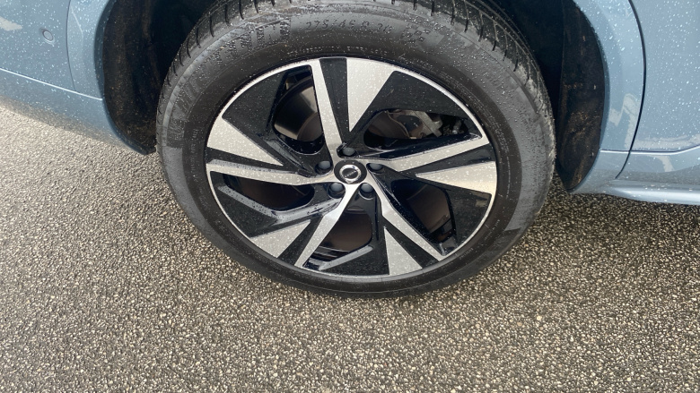 Volvo XC90 2.0 B5P [250] Plus Dark 5dr AWD Geartronic Petrol Estate